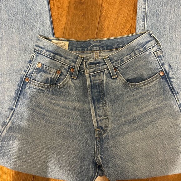 NWOT Levi’s 501 straight jeans - Picture 2 of 4